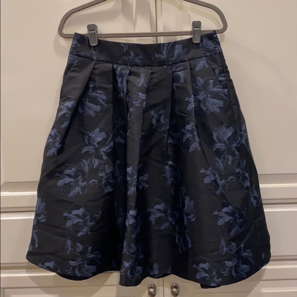 Ann Taylor- Boxed Pleats Full Skirt